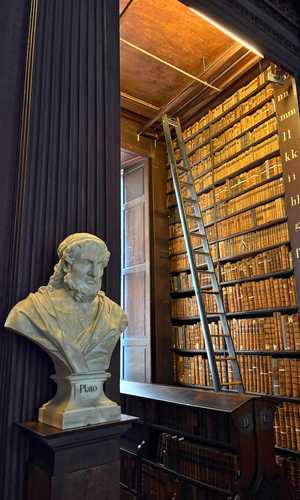 Hop off at Dublin attractions with Hop-On Hop-Off bus tours – Discover Dublin at your leisure in 2026 Hop off at Dublin attractions, museums, and landmarks with a hop-on hop-off bus tour – Convenient stops and sightseeing in 2026